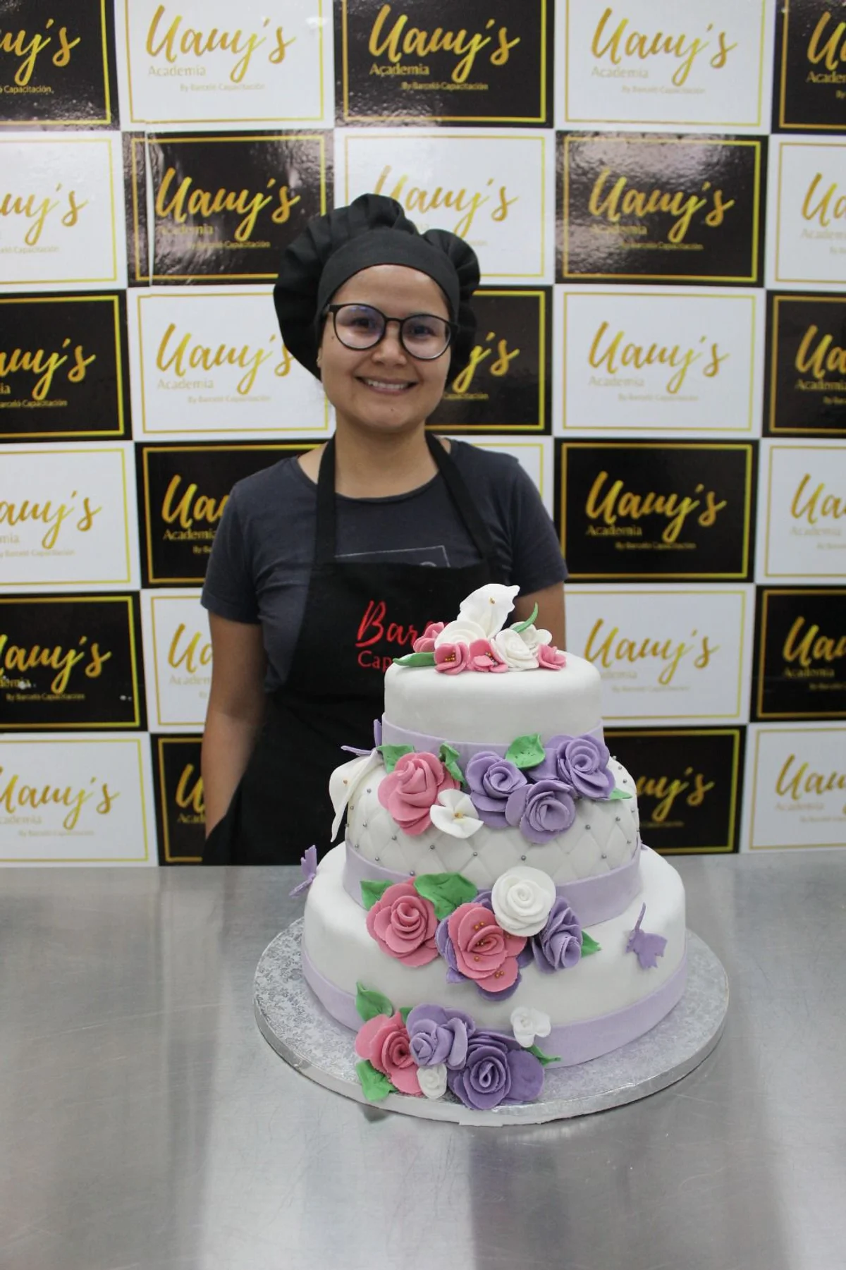 Danitza, fundadora y pastelera de DeliDanis